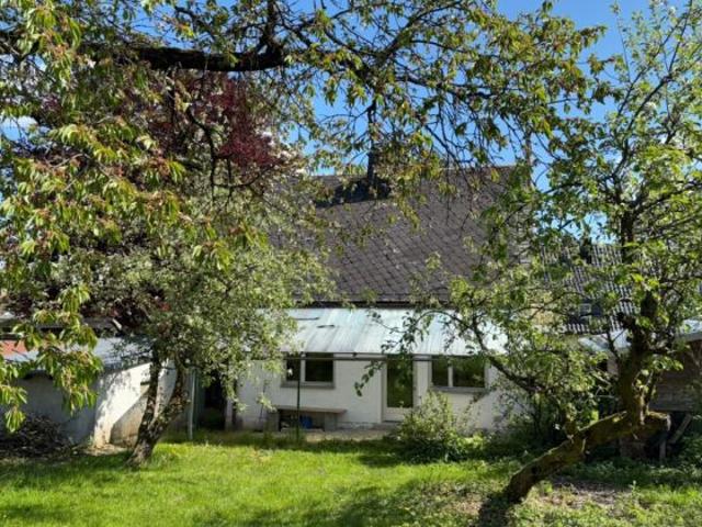 Sanierungsbedürftiges Haus mit großem Grundstück in Stammbach –Ihr Projekt für die Zukunft ?