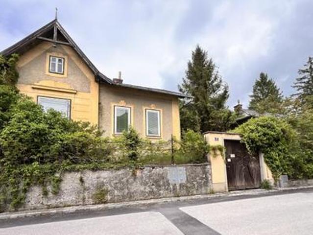 Sanierungsbedürftiges Jahrhundertwendehaus mit 1502 m2 Grundstück