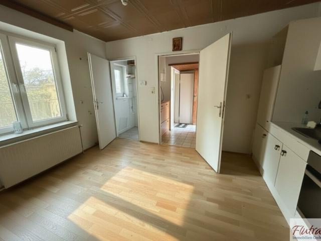 Sanierungsbedürftiges Mehrfamilienhaus für Eigennutzer oder Anleger in Ansfelden/Freindorf !