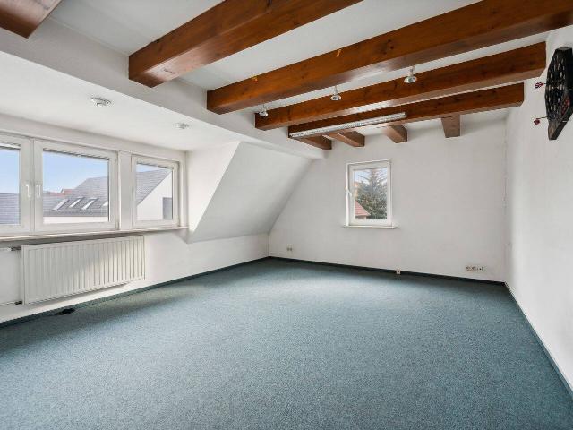 Sanierungsbedürftiges Wohn und Geschäftshaus in Zentraler Lage Freibergs