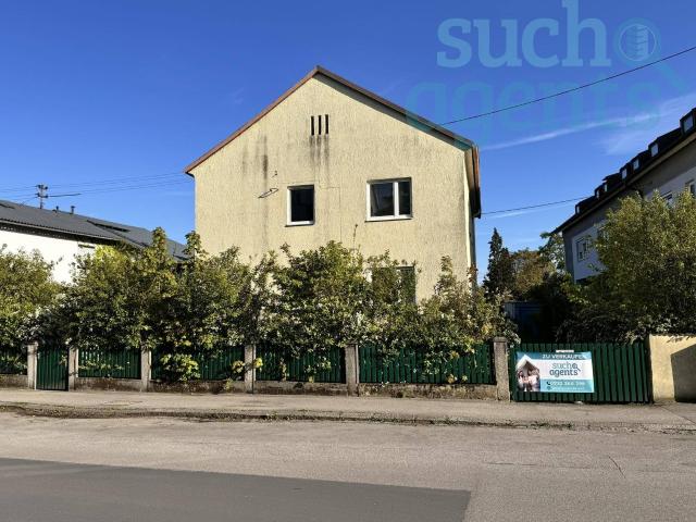 Sanierungsbedürftiges Zweifamilienhaus Nähe Wasserwald