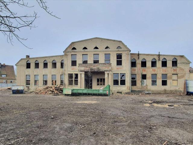 Sanierungsobjekt mit genehmigtem Ausbaukonzept