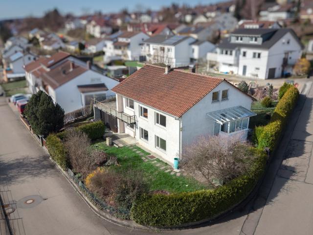 Sanierungsobjekt mit Potenzial: Wohnen und Werkeln in Aussichtslage von Allmendingen