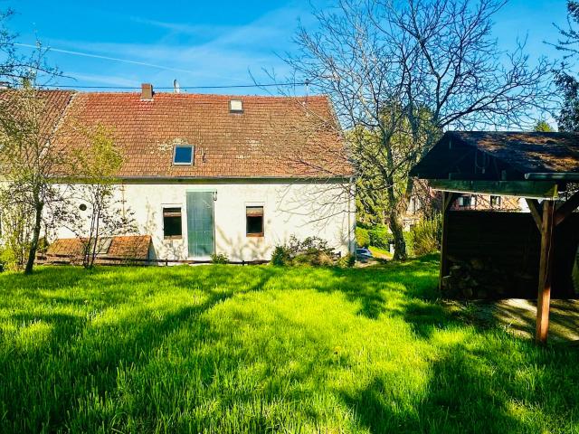 Sanierungsobjekt: Haus mit großem Garten in Heckendalheim