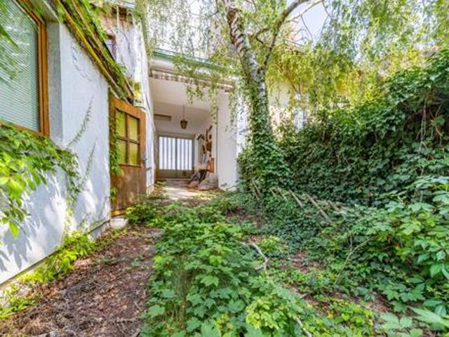 ZENTRUMSNAHES EINFAMILIENHAUS MIT NEBENGEBÄUDE & 1.014 M² GROßEM GRUNDSTÜCK!