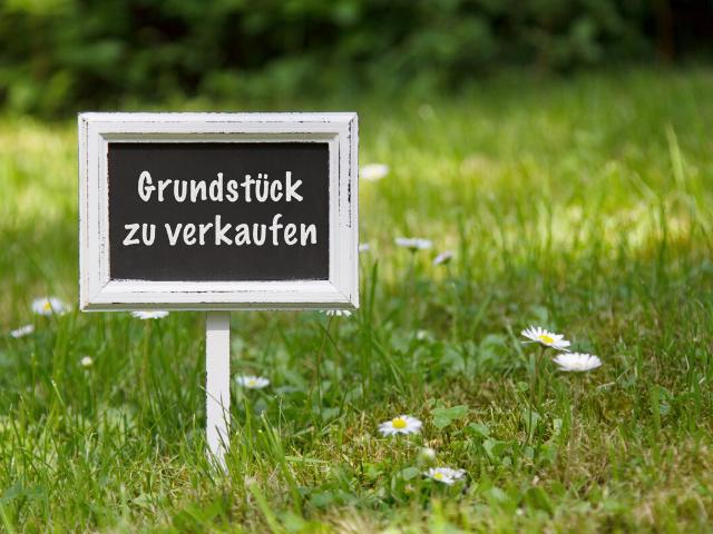 Sanieren oder neu bauen – Grundstück mit vielseitiger Perspektive in begehrter Lage!