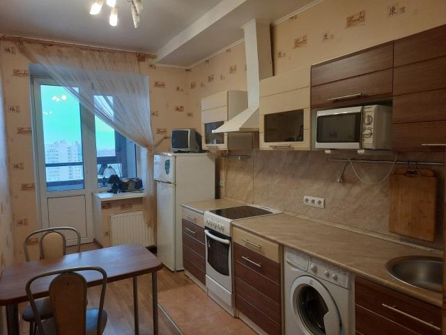 Санкт Петербург, Выборгский р н, м Озерки, Есенина ул, 1