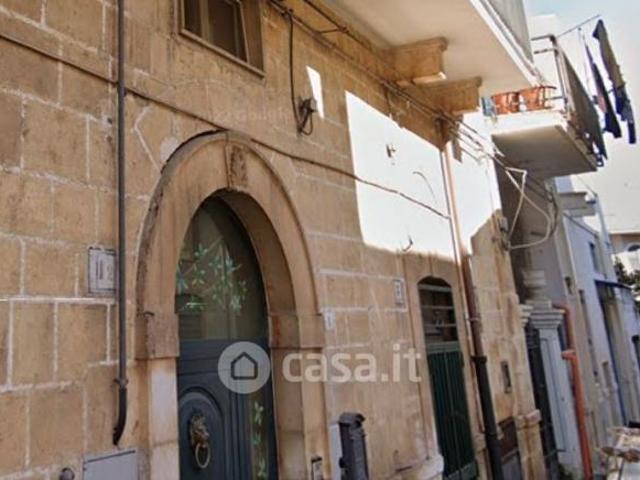 Sannicandro Di Bari. Libera casa indipendente con cortile e posto auto