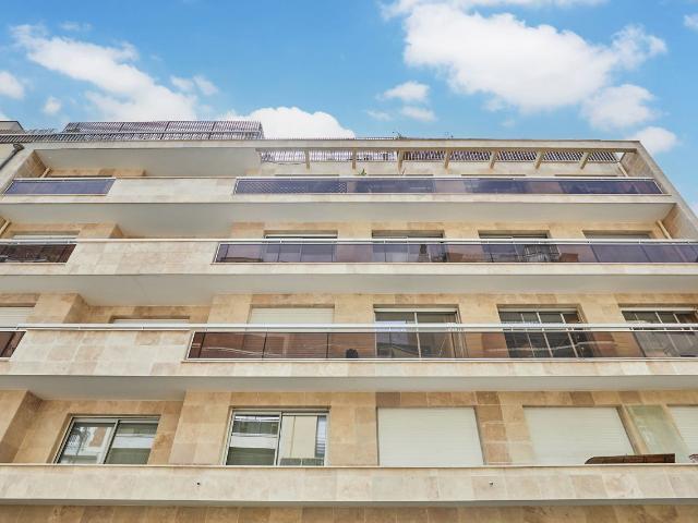 Sanoa 3 bedrooms and balcony in Muette / Passy, Paris Amsterdam Apartments for Rent