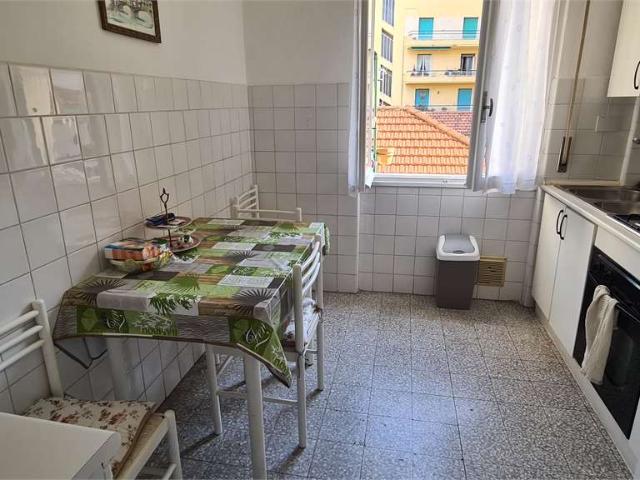 SANREMO, BILOCALE, BALCONE, CENTRALE