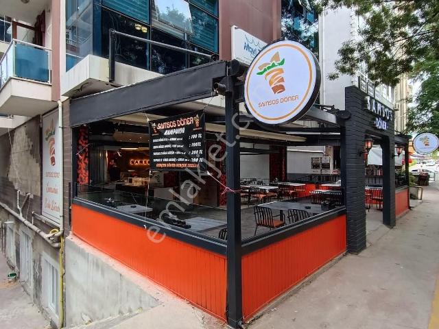 Saadet Caddesi'nde Kiracılı Satılık Dükkan