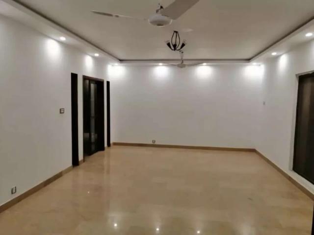 Saadi town vip black near to main gate Karachi Saadi Road ID 04528