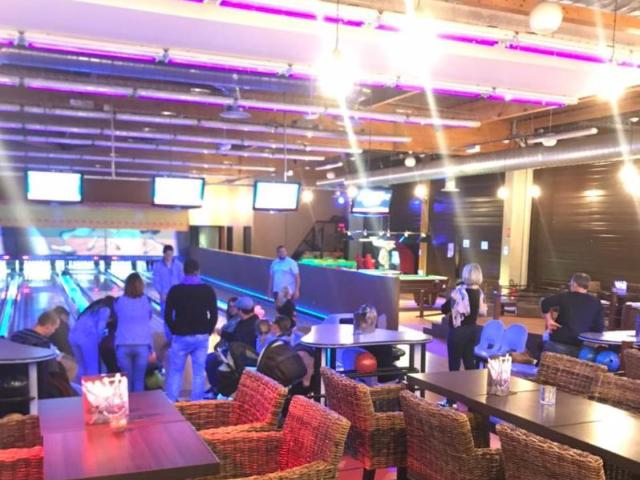 SABLE SUR SARTHE MURS COMMERCIAUX BOWLING 700 M²