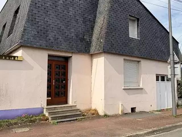Sablé sur Sarthe 72300 Achat / Vente maison 7 pièces t7 jardin cave