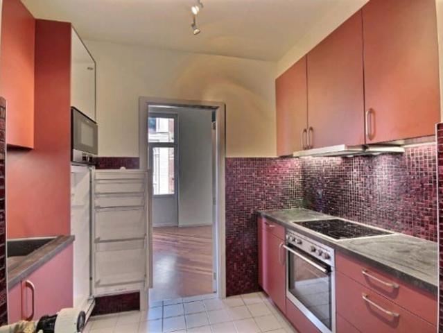 Sablon: Spacious 1 bed with a nice view