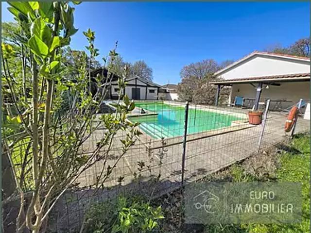 Sabres 40630 Achat / Vente maison 5 pièces t5 piscine terrasse