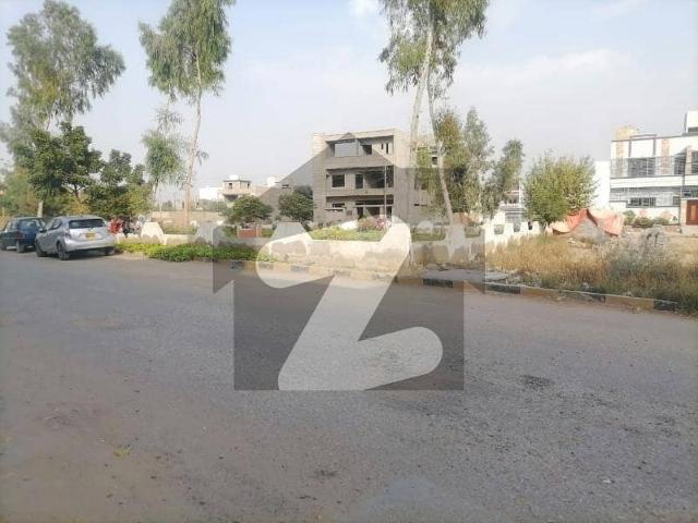 Sachal Sarmast Society Residential Plot For sale Sized 120 Square Yards