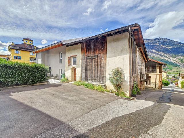 Sächsisch 21/2 Dorfhaus mit Scheune und großem Potenzial