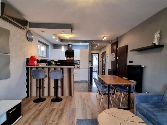 Sadowa 55,55 m², Groblice