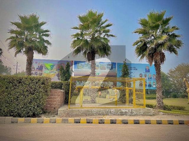 Safari Garden Housing Schem plot for sale best location 8.5 Marla Cornell paid gas paid main Boulevard demand 5100 lakh