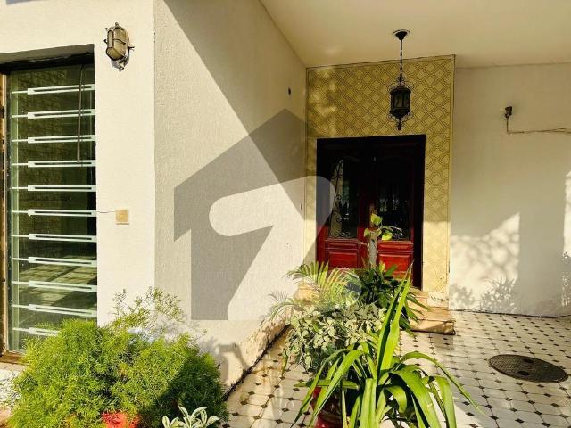 Safari Villas One Villa Dead For Rent Bahria Town Phase 2