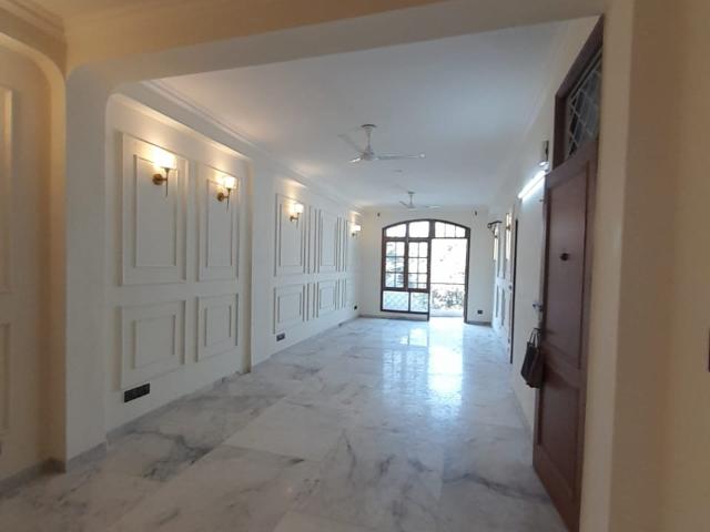Safdarjung Development Area, Hauz Khas 3 Bedroom 2000 Sq. Ft. Builder Floor in Safdarjung Development Area Delhi Listing ID: #10395
