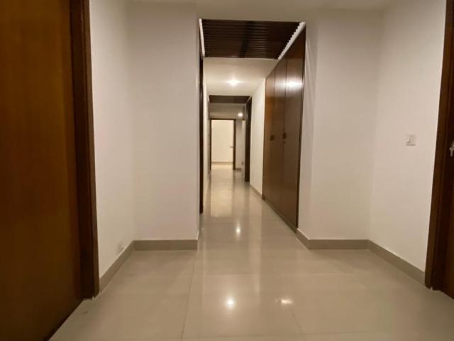 Safdarjung Development Area, Hauz Khas 4 Bedroom 500 Sq. Yd. Builder Floor in Safdarjung Development Area Delhi Listing ID: #10397