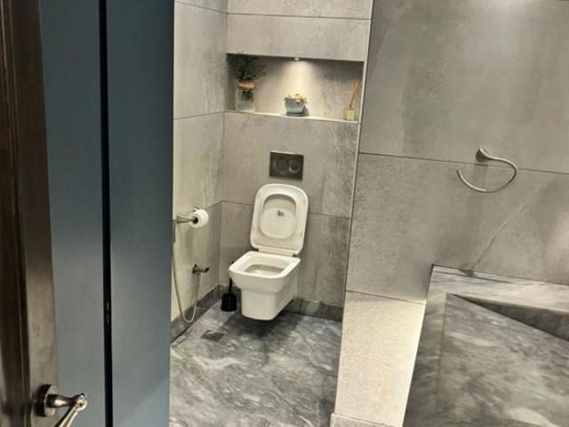 Safdarjung Enclave, South Delhi 3 Bedroom 180 Sq. Yd. Builder Floor in Safdarjung Enclave Delhi Listing ID: #10010