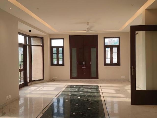 Safdarjung Enclave, South Delhi 4 Bedroom 4500 Sq. Ft. Builder Floor in Safdarjung Enclave Delhi Listing ID: #10377