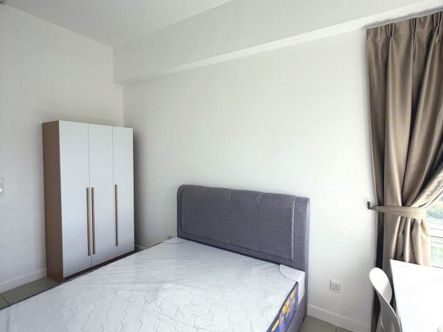 Safe & Clean Room @ Savanna Southville | Female Only