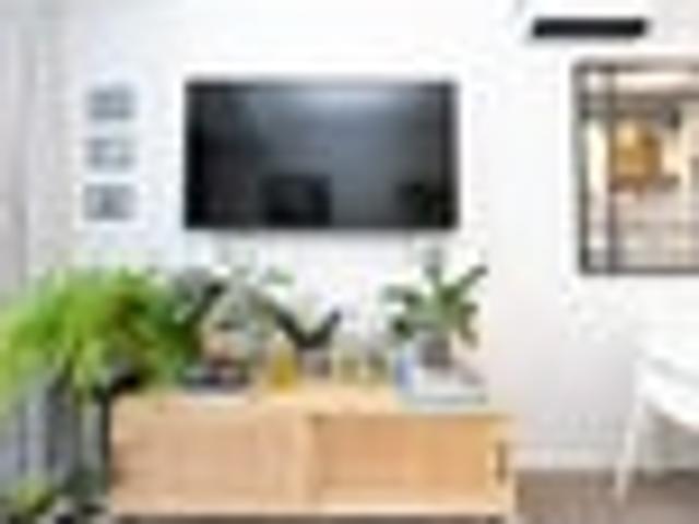 Safe, Loan Approved, Reno'd. Near Uni/W'cliffe