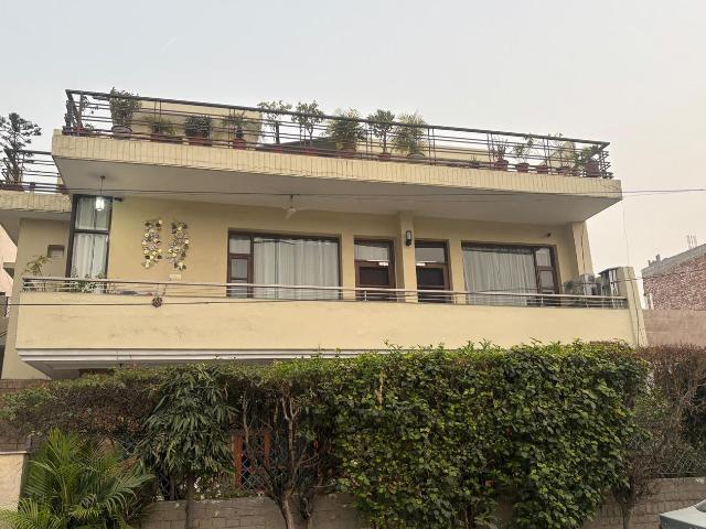 Safe Ways Real Estate 3 Bedroom 605 Sq. Yd. Independent House in Sector 38 Chandigarh Listing ID: #10206