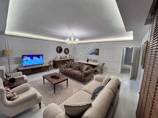 Safir Emlak'tan Güzelyalı Mah. 155m2 3+1 Havuzlu Site Dairesi