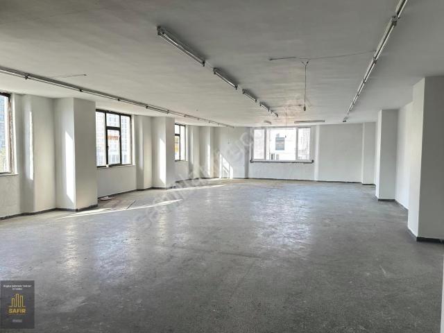 Safir Bakırköy'den Merter Tramvay Durağında Arakat 200 M2 İşyeri