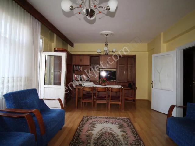 Safranbolu Atatürk Mah Akter Sitesinde Kiralık Eşyalı 3+1 Daire