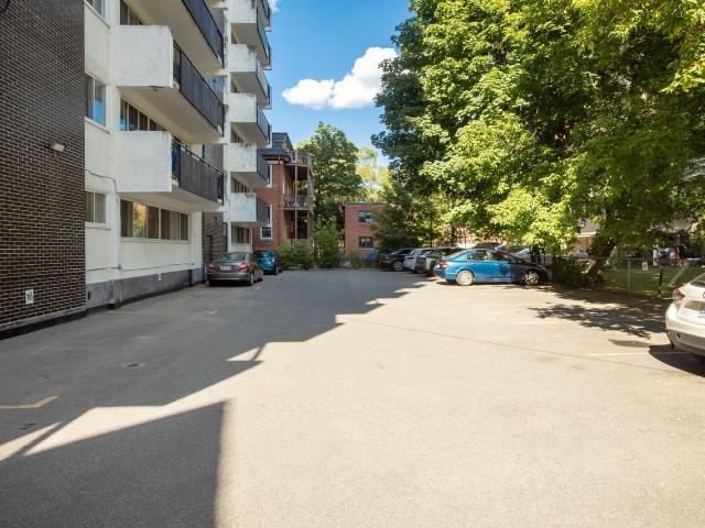 Saguenay Apartments 2 Bedroom Apartment for Rent at 270 Somerset St W, Ottawa, ON K2P 0J7 Centretown