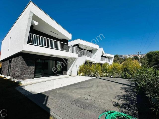Sahıle 500 M özel Havuz yerden Isıtma lüx 300 M2 Bahçe akıllı Ev tamamı Müstakil fırsat Villa
