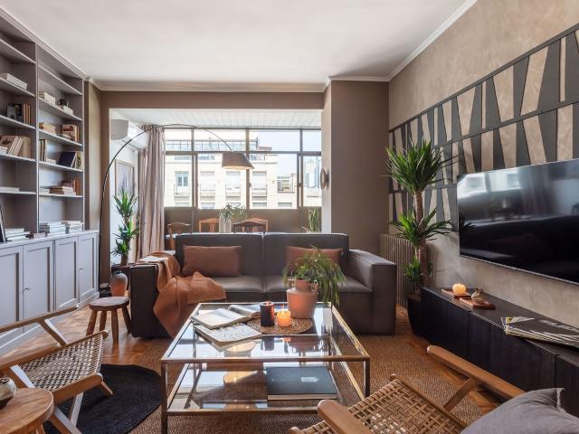 Saharan Inspired 2 Bedroom Apartment in Castellana with Dual Workspaces, Madrid Amsterdam Apartments for Rent