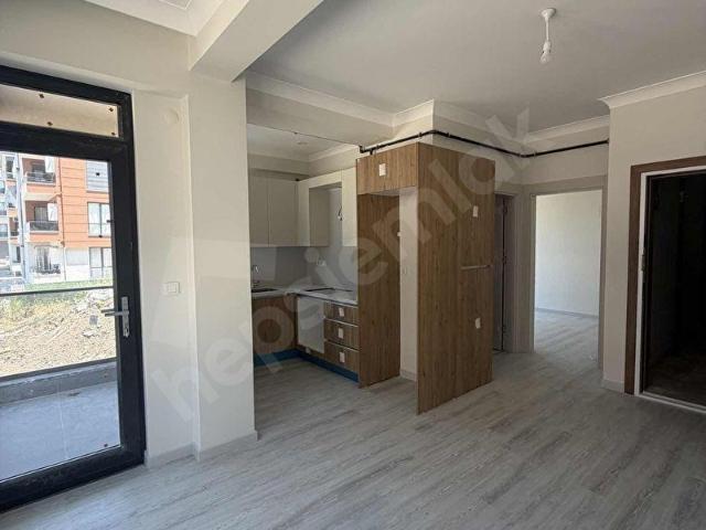 SAHİL MAHALLESİNDE 1+1 KÖŞE ÖN CEPHE SATILIK DAİRE