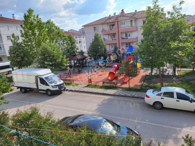 Sahibinden Mükemmel Konumda Yüksek Giriş Önü Açık