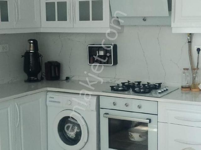Sahibinden Masrafsız Terası Ve Kileri Olan Mutfak Dolabı Kapılar Wc Banyo Badanası Yeni Yapılmış Satılık Daire