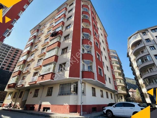 Sahibinden Merkezde Site İçinde Temiz Durumda 3+1