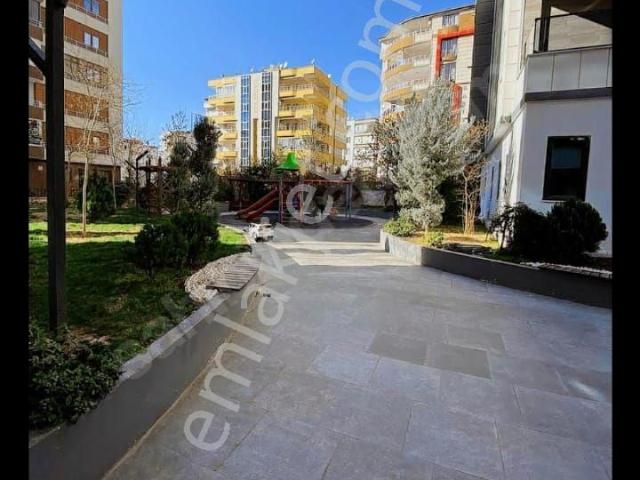 Sahibinden Merkezi 35 Yola İkinci Parselde Bulunan Temiz Bakımlı Satılık Daire
