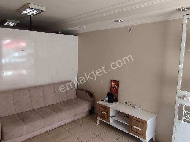 Sahibinden Mithatpaşa Caddesi Üzerinde.the Yalı Konak Hotel Yanı.mektupcu Durağı Wc Li Dükkan
