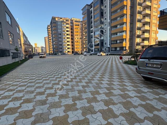 Sahibinden Özgür Kent Sitesinde 2+1 Lüks Kiralık Otoparklı Daire
