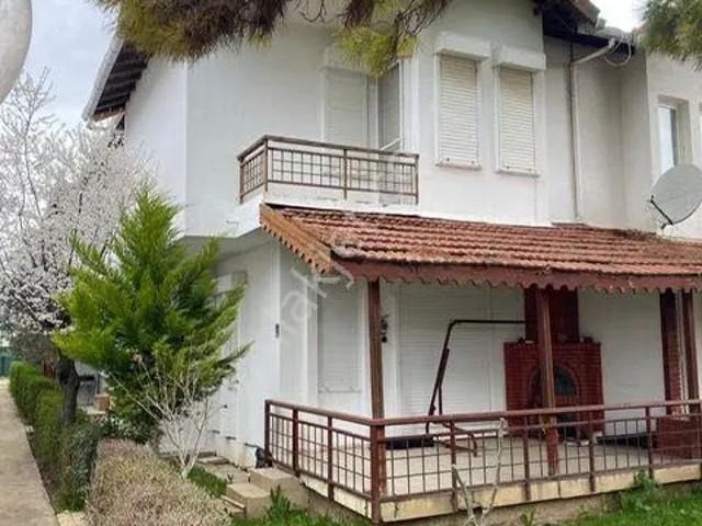 Sahibinden Acil Satılık Yazlık Site İçerisinde İkiz Villa