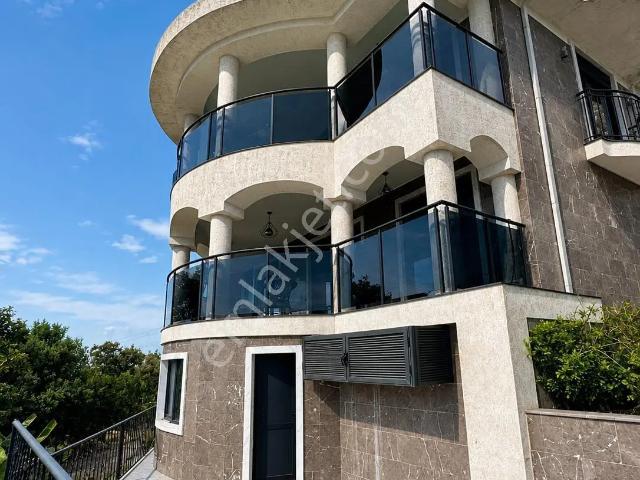 Sahibinden Alanya'da Deniz Ve Şehir Manzaralı Villa / Villa With Sea And City Views İn Alanya