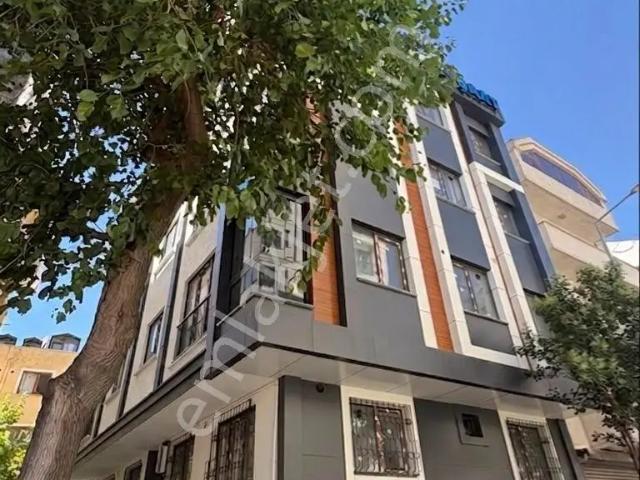 Sahibinden Bayrampaşa Yıldırım'da Tramvaya 3 Dakika | Sıfır Binada, Asansörlü Ve Yerden Isıtmalı Satılık 2+1