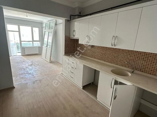 Sahibinden Cumhuriyet Mahalesi Çarşı İçi 2+1 Daire