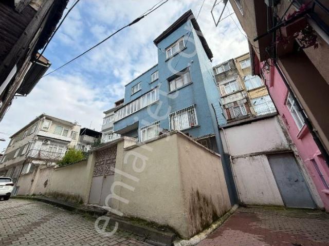 Sahibinden Cadde Üzeri Çift Cephe 3+1 Bir Eşyalı Kiralık Daire